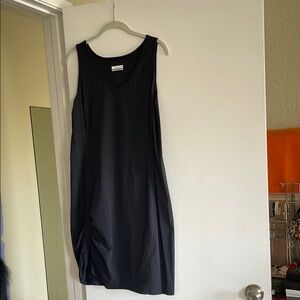 Columbia Black Sleeveless Sheath Dress for Work or Play